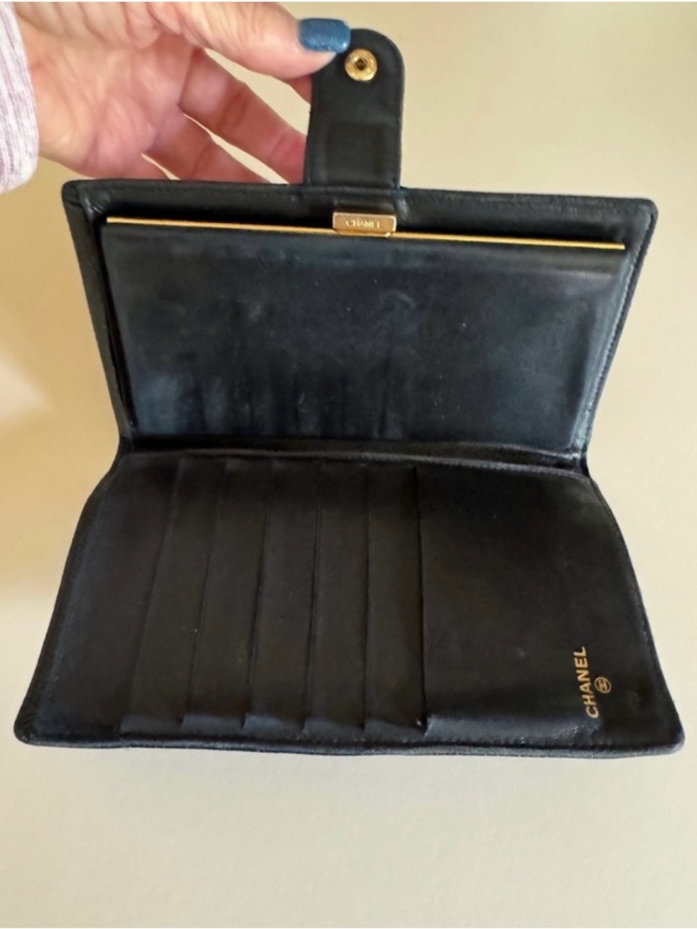 Chanel Vintage Caviar Kiss-Lock Wallet Black Leather CC Logo - Picture 5 of 9
